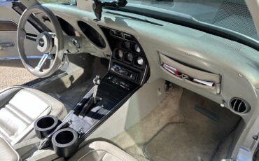 Chevrolet-Corvette-1977-Coupe-18