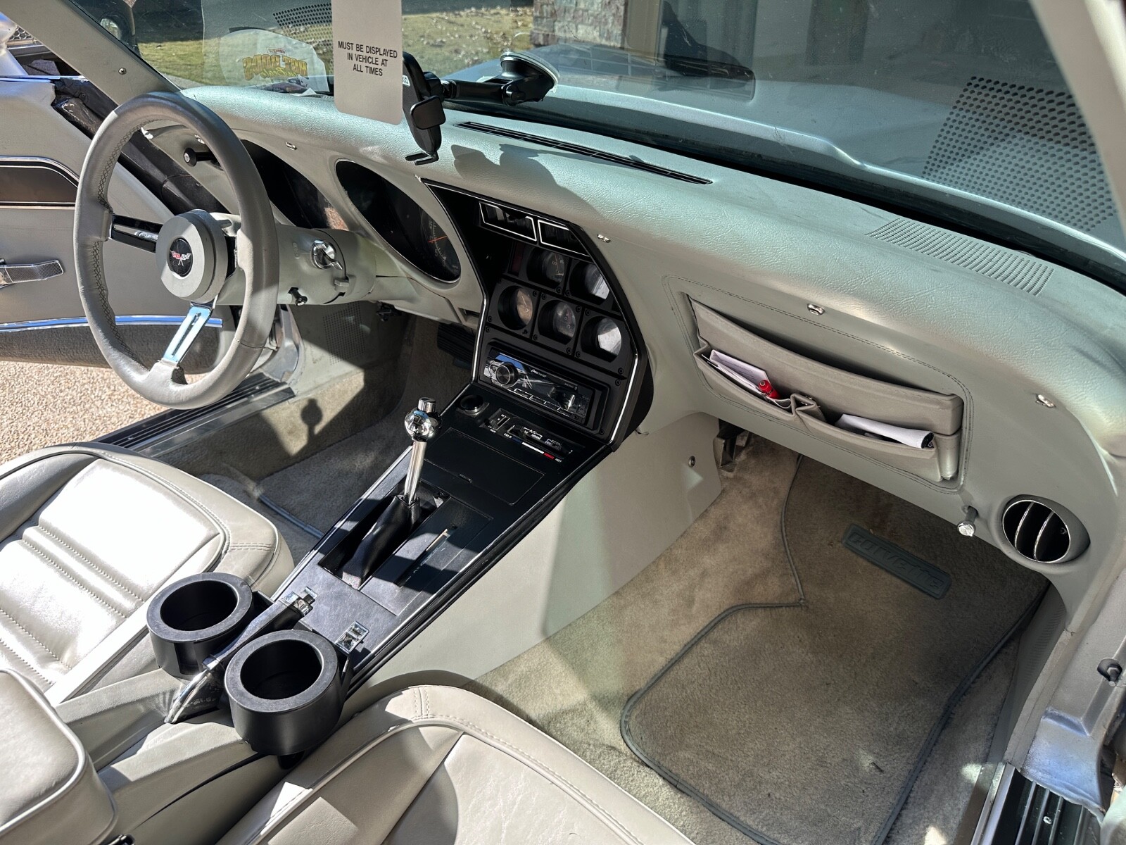 Chevrolet-Corvette-1977-Coupe-18