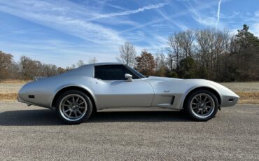 Chevrolet-Corvette-1977-Coupe-21