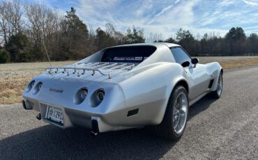 Chevrolet-Corvette-1977-Coupe-24