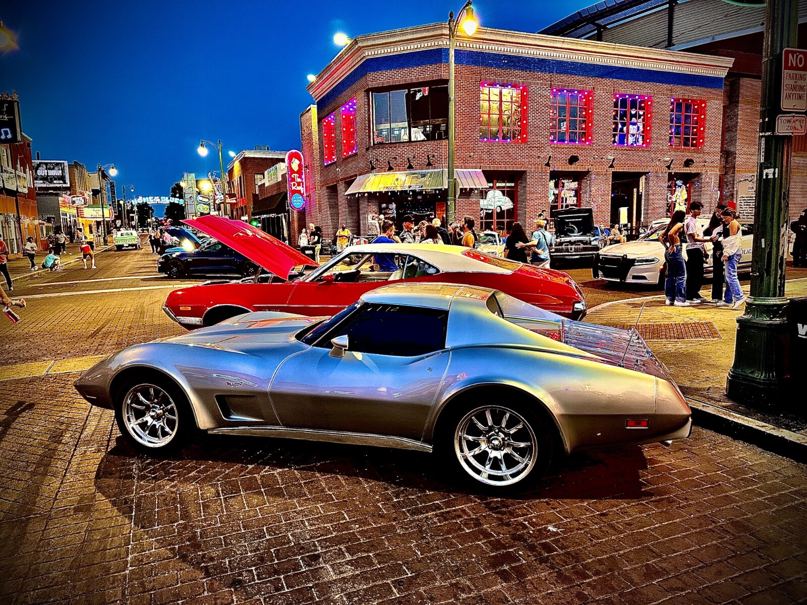 Chevrolet-Corvette-1977-Coupe
