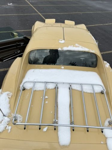 Chevrolet-Corvette-1977-Cream-Brown-leather-1