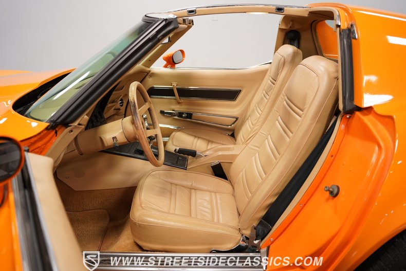 Chevrolet-Corvette-1977-Orange-Metallic-Buckskin-Tan-2