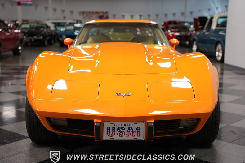 Chevrolet-Corvette-1977-Orange-Metallic-Buckskin-Tan-26