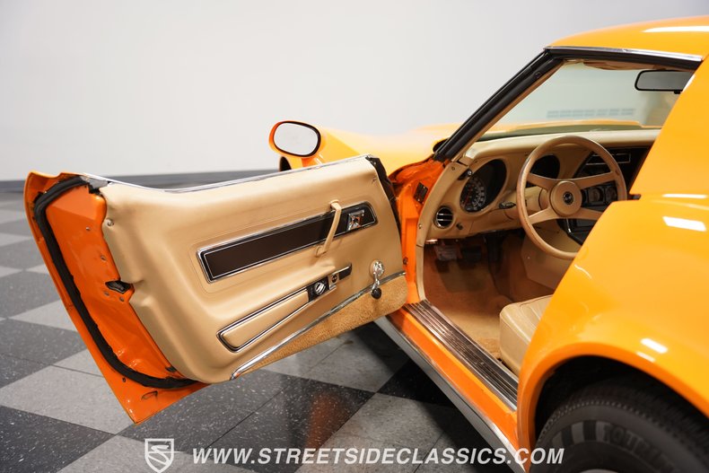 Chevrolet-Corvette-1977-Orange-Metallic-Buckskin-Tan-43
