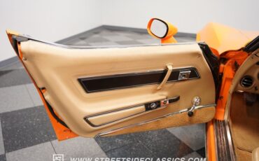 Chevrolet-Corvette-1977-Orange-Metallic-Buckskin-Tan-44