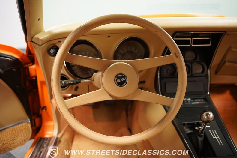 Chevrolet-Corvette-1977-Orange-Metallic-Buckskin-Tan-46