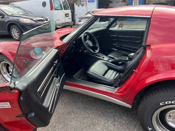 Chevrolet-Corvette-1977-Red-2