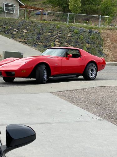 Chevrolet-Corvette-1977-Red-4