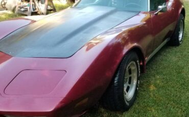 Chevrolet-Corvette-1977-Red-4