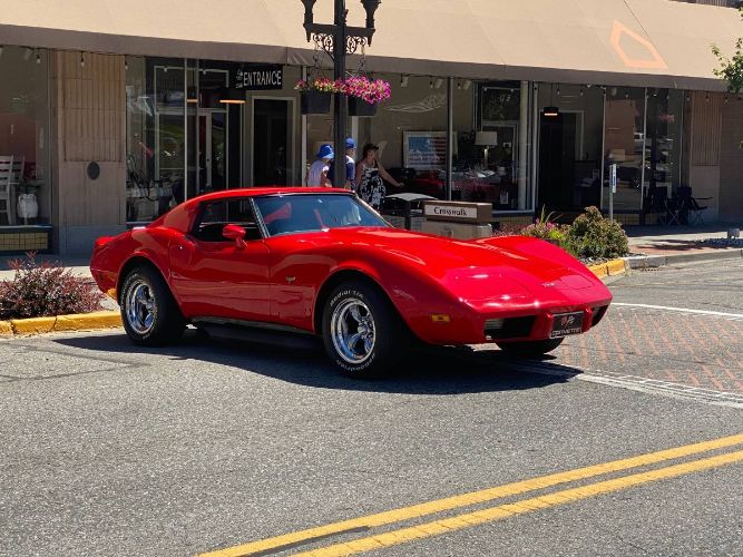 Chevrolet-Corvette-1977-Red-6