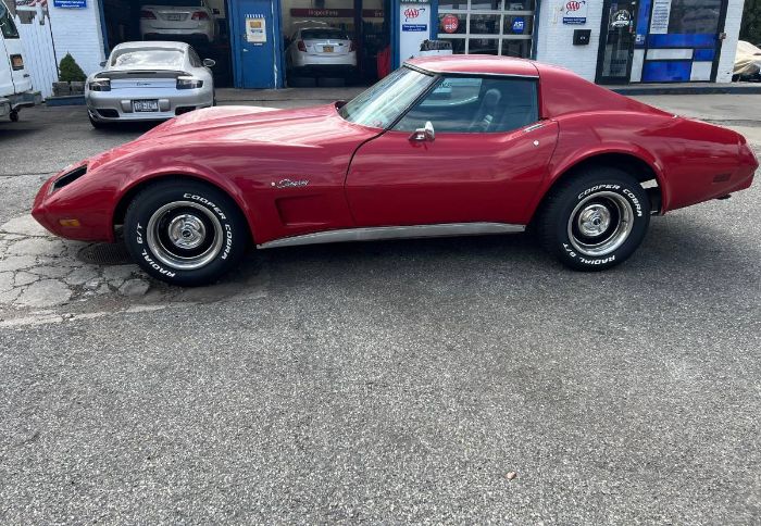 Chevrolet-Corvette-1977-Red-8