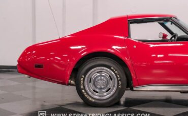 Chevrolet-Corvette-1977-Red-Black-30