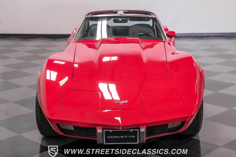 Chevrolet-Corvette-1977-Red-Black-34