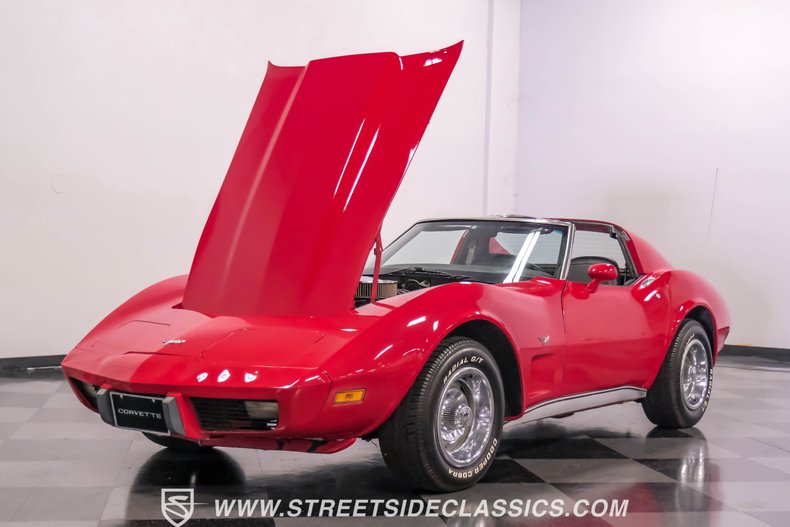 Chevrolet-Corvette-1977-Red-Black-37