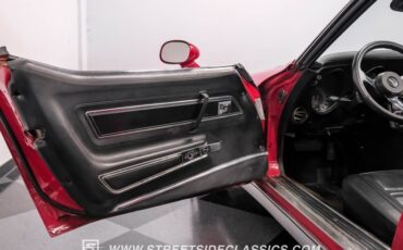 Chevrolet-Corvette-1977-Red-Black-44