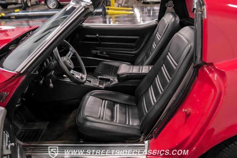 Chevrolet-Corvette-1977-Red-Black-46