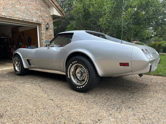 Chevrolet-Corvette-1977-Silver-5
