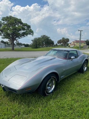 Chevrolet-Corvette-1977-Silver-Gray-Red-Leather-4
