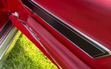 Chevrolet-Corvette-1977-Silver-Gray-Red-Leather-6
