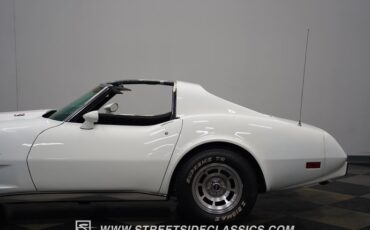 Chevrolet-Corvette-1977-White-Black-13