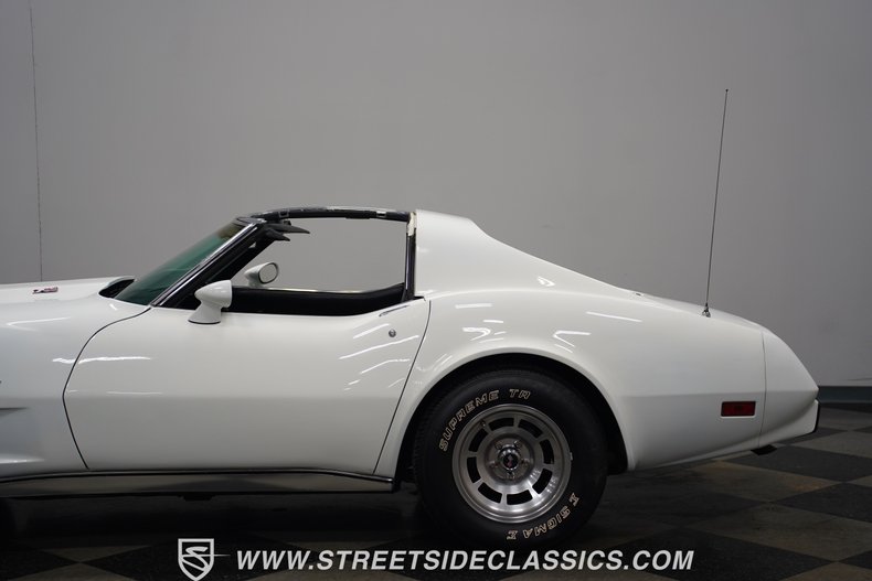 Chevrolet-Corvette-1977-White-Black-13