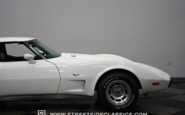 Chevrolet-Corvette-1977-White-Black-14