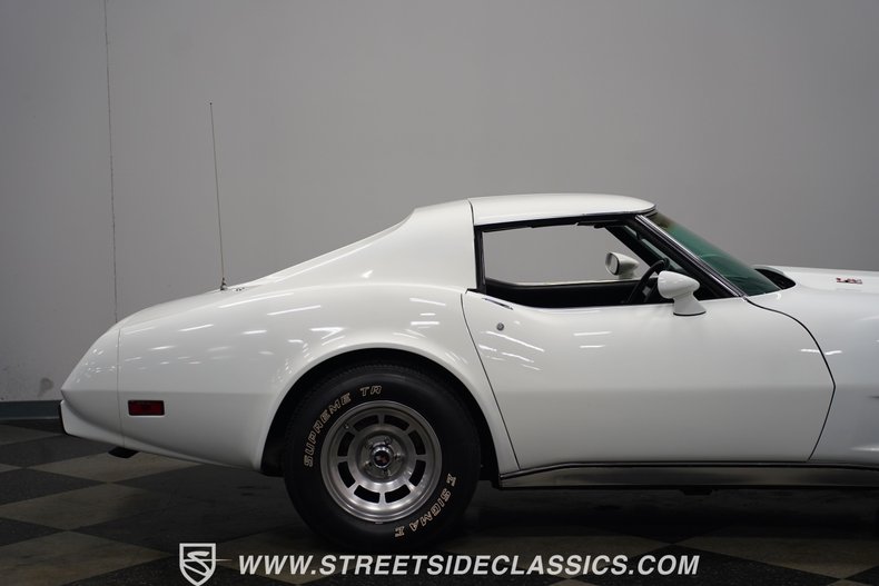 Chevrolet-Corvette-1977-White-Black-18