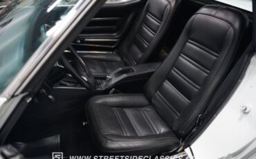Chevrolet-Corvette-1977-White-Black-20