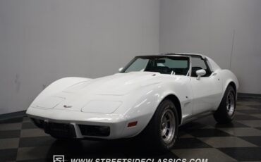 Chevrolet-Corvette-1977-White-Black-21