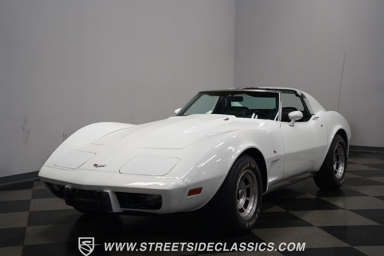 Chevrolet-Corvette-1977-White-Black-21