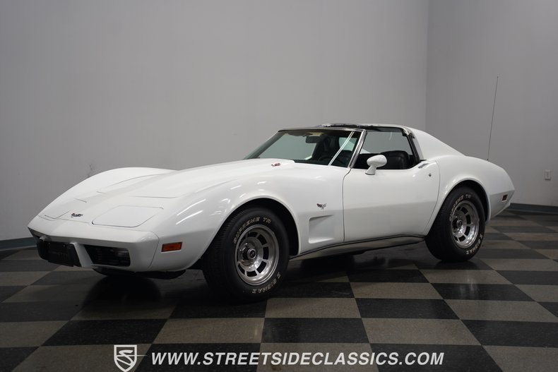Chevrolet-Corvette-1977-White-Black-22