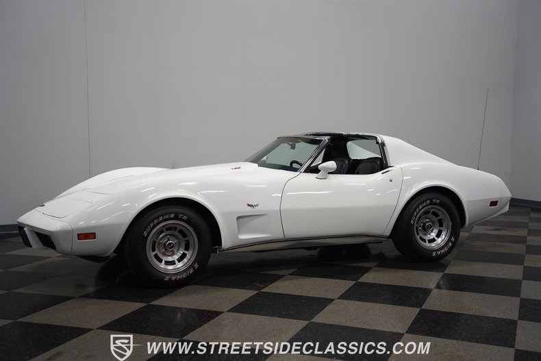 Chevrolet-Corvette-1977-White-Black-23