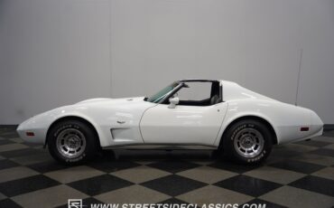 Chevrolet-Corvette-1977-White-Black-24