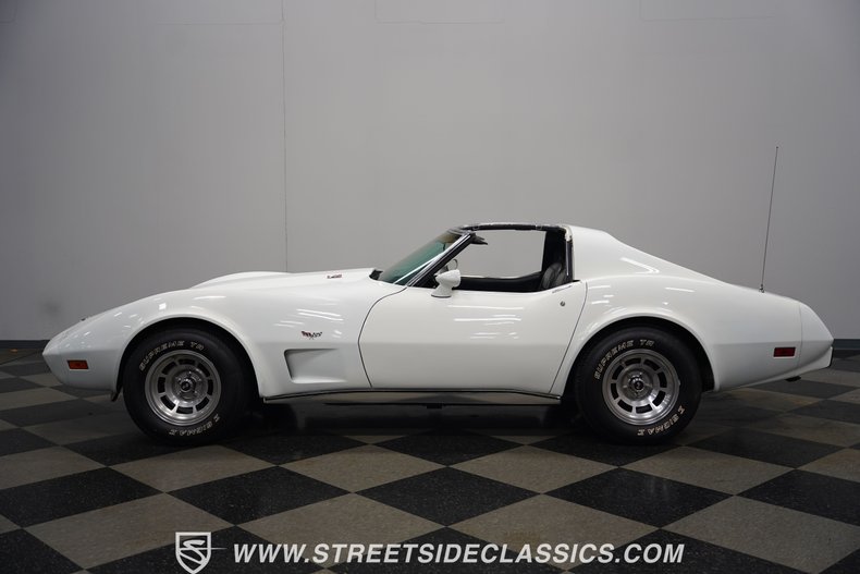 Chevrolet-Corvette-1977-White-Black-24