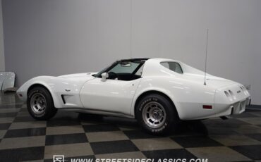 Chevrolet-Corvette-1977-White-Black-25
