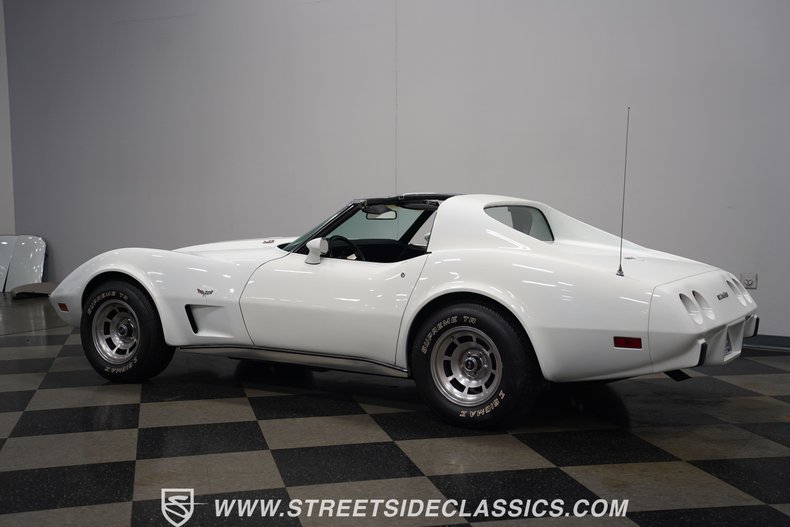 Chevrolet-Corvette-1977-White-Black-25