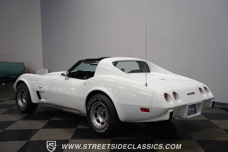 Chevrolet-Corvette-1977-White-Black-26