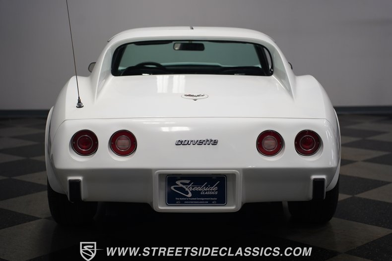 Chevrolet-Corvette-1977-White-Black-28