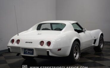 Chevrolet-Corvette-1977-White-Black-29
