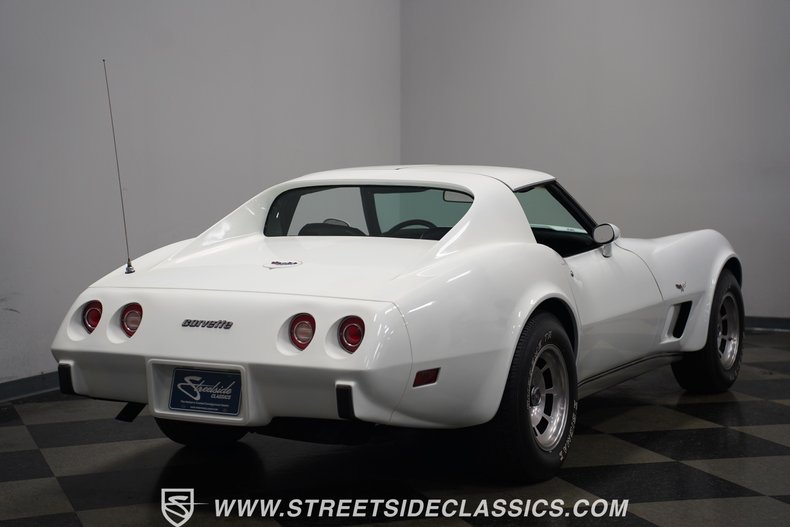 Chevrolet-Corvette-1977-White-Black-29