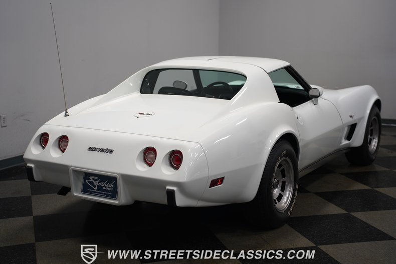Chevrolet-Corvette-1977-White-Black-3
