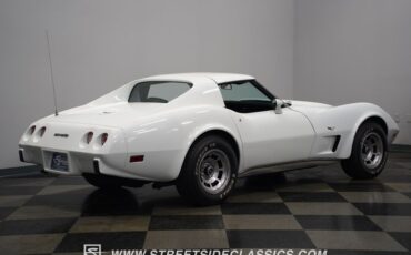 Chevrolet-Corvette-1977-White-Black-30
