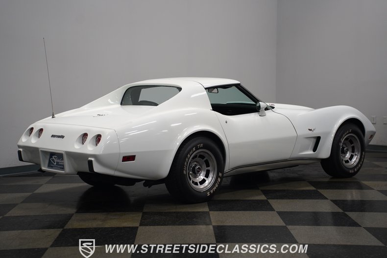 Chevrolet-Corvette-1977-White-Black-30