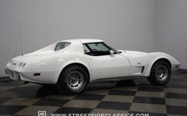 Chevrolet-Corvette-1977-White-Black-31