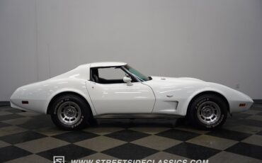 Chevrolet-Corvette-1977-White-Black-32