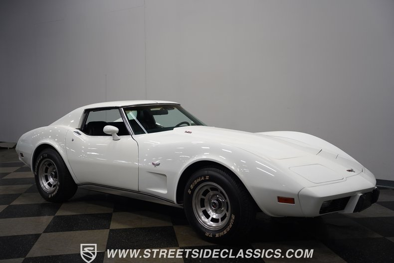 Chevrolet-Corvette-1977-White-Black-33