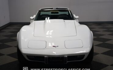 Chevrolet-Corvette-1977-White-Black-35