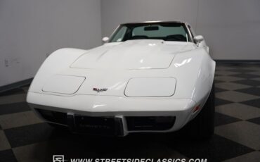 Chevrolet-Corvette-1977-White-Black-37