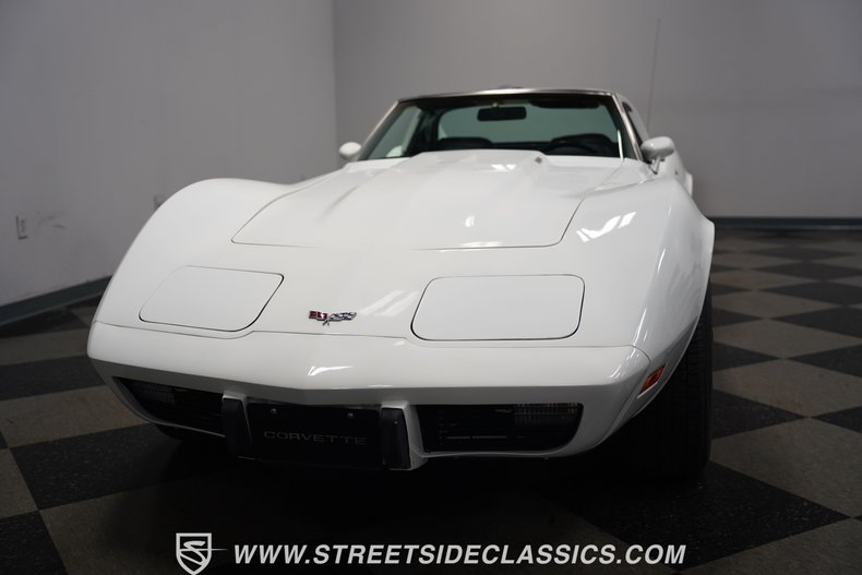 Chevrolet-Corvette-1977-White-Black-37